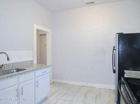 1554 W 17th Street, Jacksonville FL - photo 6 of 11