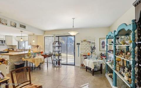 3517 Peeler Road #13, Jacksonville FL - photo 7 of 17