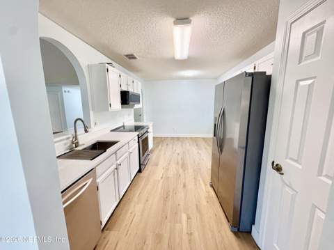 5503 Blue Pacific Drive, Jacksonville FL - photo 9 of 30
