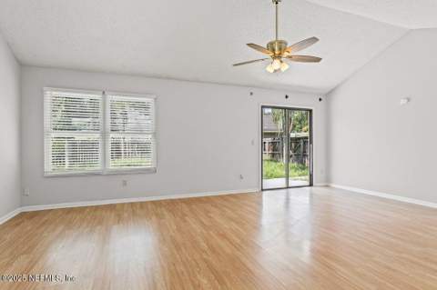 2405 Bluffton Drive, Jacksonville FL - photo 6 of 39