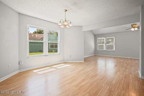2405 Bluffton Drive, Jacksonville FL - photo 12 of 39