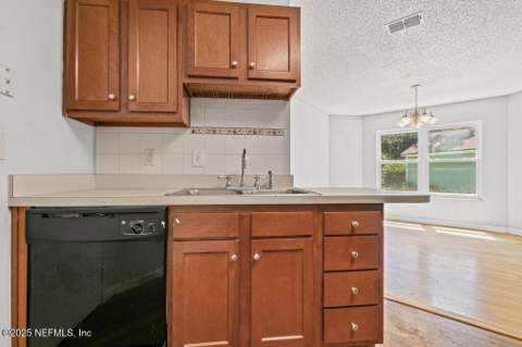 2405 Bluffton Drive, Jacksonville FL - photo 16 of 39