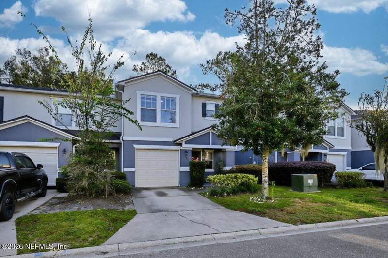 3 bedroom Townhouse at 880 Black Cherry Drive, Crossings At Cypress Trace, St. Johns — photo 2