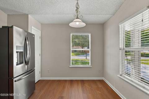 6935 Kettle Creek Drive, Jacksonville FL - photo 8 of 27
