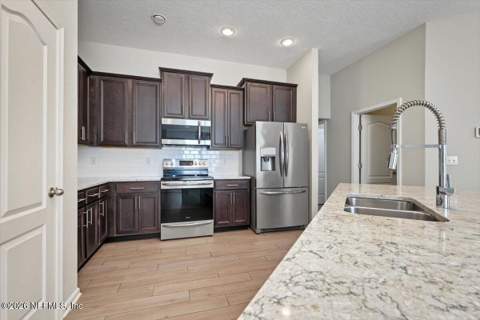 495 Northside Drive, Jacksonville FL - photo 8 of 54