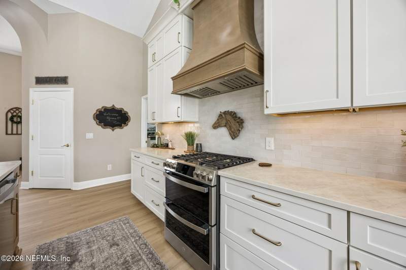 4 bedroom Single Family Residence at 12758 Muirfield Boulevard, Hidden Hills Cc, Jacksonville — photo 5