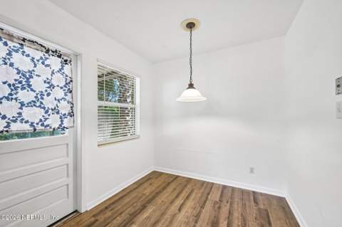 5459 Carrin Lane, Jacksonville FL - photo 10 of 26