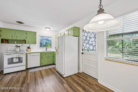 5459 Carrin Lane, Jacksonville FL - photo 8 of 26