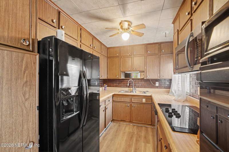 3 bedroom Single Family Residence at 6329 Cherry Laurel Drive, Cedar Hills, Jacksonville — photo 3