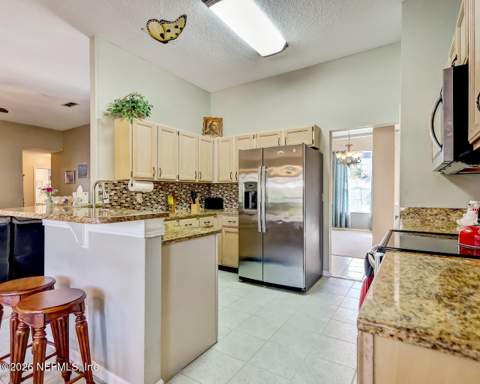 14137 Twin Falls Drive, Jacksonville FL - photo 14 of 51