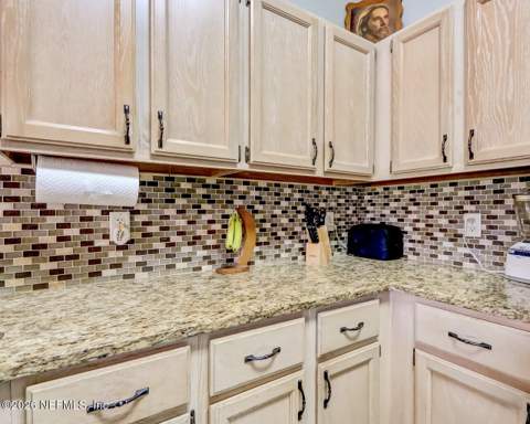 14137 Twin Falls Drive, Jacksonville FL - photo 15 of 51