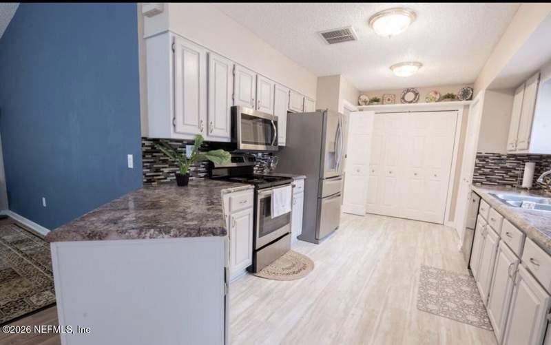 3 bedroom Single Family Residence at 904 Woodlawn Street, Dalewood, Starke — photo 3