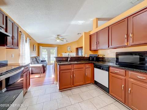 7512 S Fawn Lake Drive, Jacksonville FL - photo 10 of 30