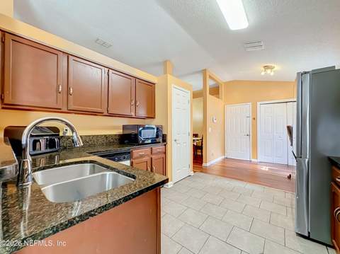 7512 S Fawn Lake Drive, Jacksonville FL - photo 11 of 30