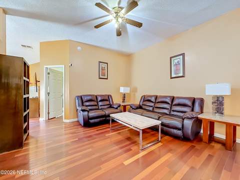 7512 S Fawn Lake Drive, Jacksonville FL - photo 6 of 30