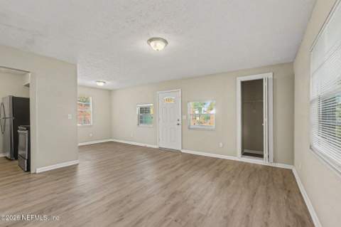 204 W 61st Street, Jacksonville FL - photo 8 of 21