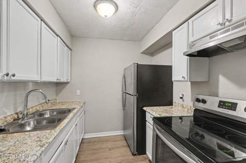 204 W 61st Street, Jacksonville FL - photo 11 of 21