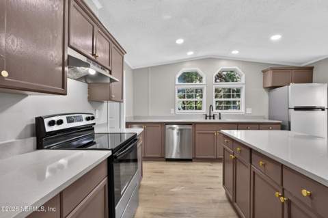 653 Cahoon Road, Jacksonville FL - photo 6 of 70