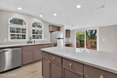 653 Cahoon Road, Jacksonville FL - photo 7 of 70