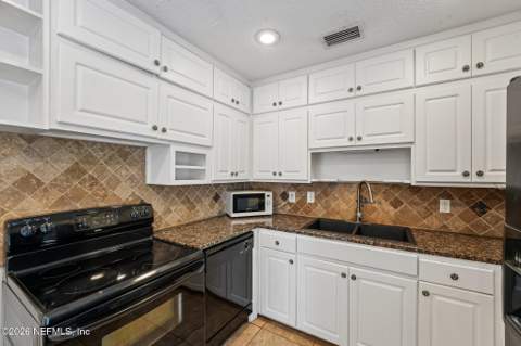 305 Hopkins Street, Neptune Beach FL - photo 7 of 42