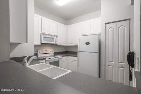 8601 Beach Boulevard #716, Jacksonville FL - photo 9 of 27