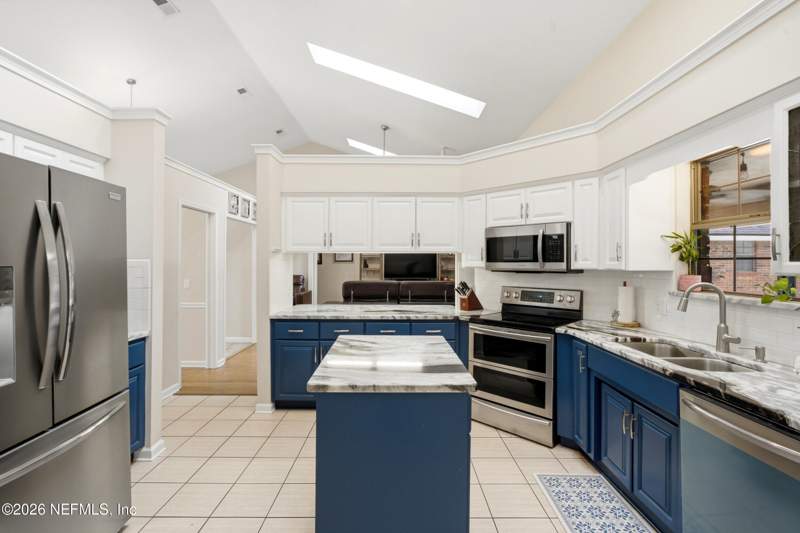 4 bedroom Single Family Residence at 2333 Glenfinnan Drive, Loch Rane, Orange Park — photo 5