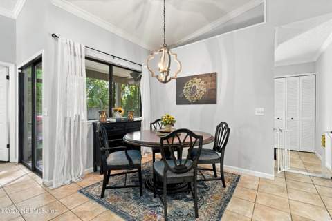 2335 Indian Springs Drive, Jacksonville FL - photo 9 of 32