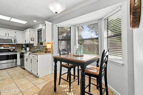 2335 Indian Springs Drive, Jacksonville FL - photo 14 of 32