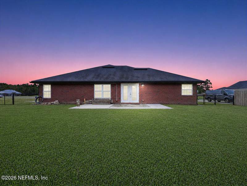 3 bedroom Single Family Residence at 51277 Bloomington Way, Callahan, Callahan — photo 2