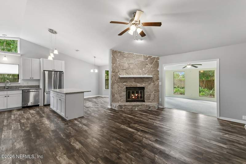 3 bedroom Single Family Residence at 13922 S Tiffany Pines Circle, Tiffany Pines, Jacksonville — photo 4