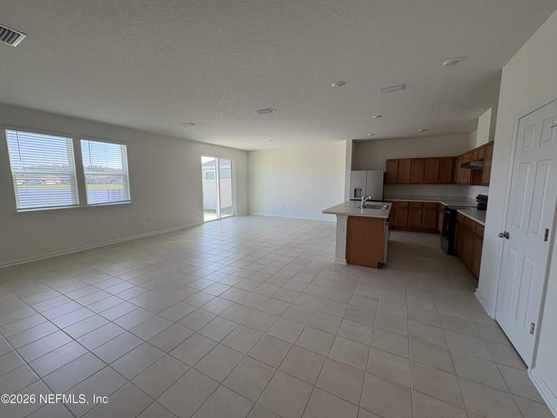4 bedroom Single Family Residence at 8421 Hawkes Meadow Drive, Hawkes Meadow, Jacksonville — photo 3