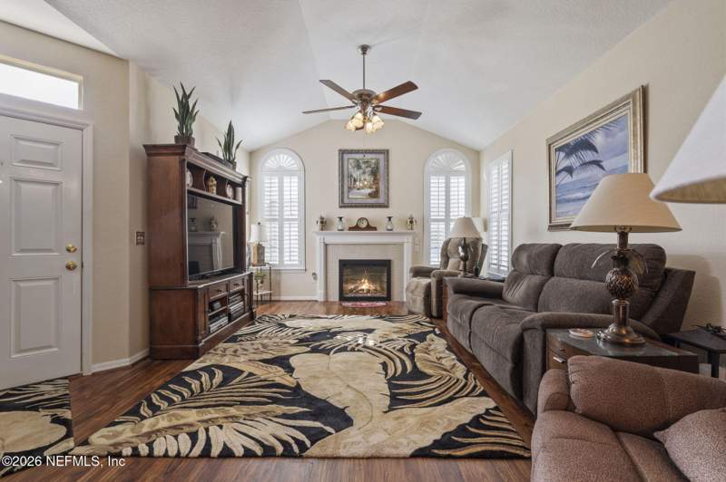 2 bedroom Condominium at 4267 Redtail Hawk Drive #13-2, Edgewater At Sunbeam, Jacksonville — photo 4