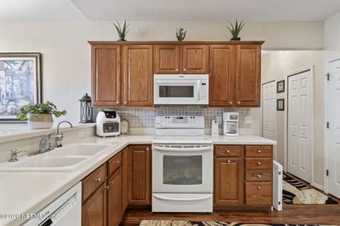 4267 Redtail Hawk Drive #13-2, Jacksonville FL - photo 7 of 15