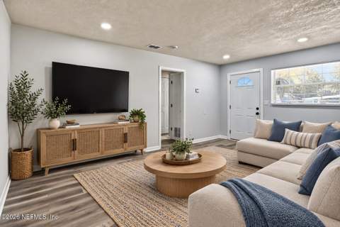 9035 Devonshire Boulevard, Jacksonville FL - photo 7 of 47