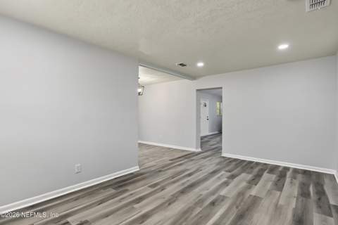 9035 Devonshire Boulevard, Jacksonville FL - photo 10 of 47