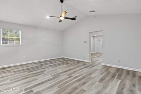 9035 Devonshire Boulevard, Jacksonville FL - photo 21 of 47