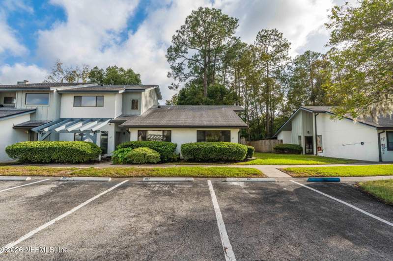 2 bedroom Condominium at 9360 Craven Road #807, Fountain Gate Condo, Jacksonville — photo 3