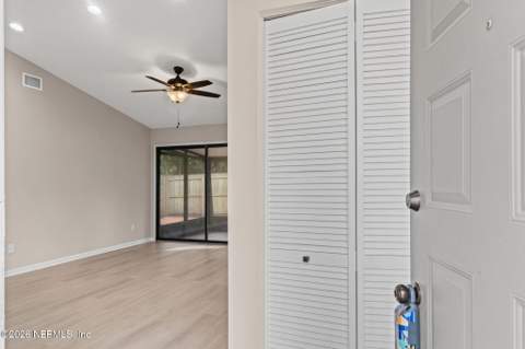 9360 Craven Road #807, Jacksonville FL - photo 6 of 57