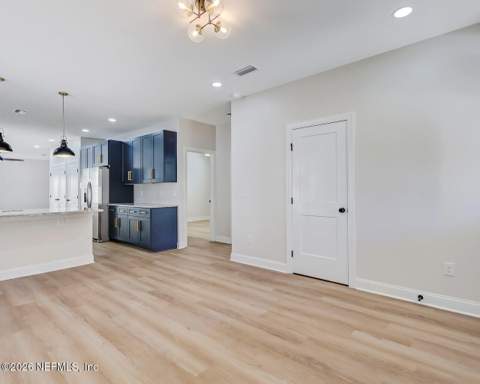 1715 Ionia Street, Jacksonville FL - photo 7 of 40