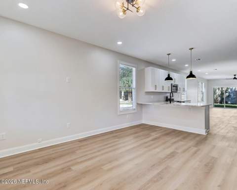 1715 Ionia Street, Jacksonville FL - photo 8 of 40