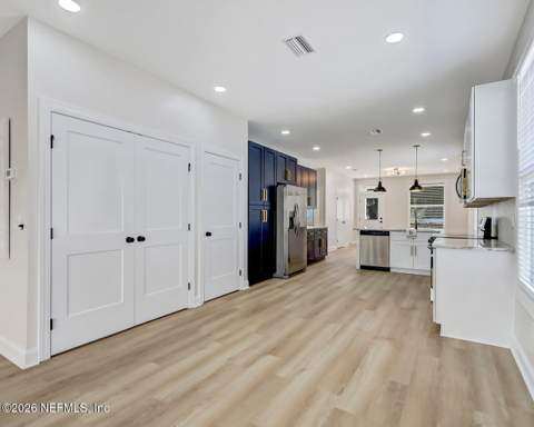 1715 Ionia Street, Jacksonville FL - photo 17 of 40