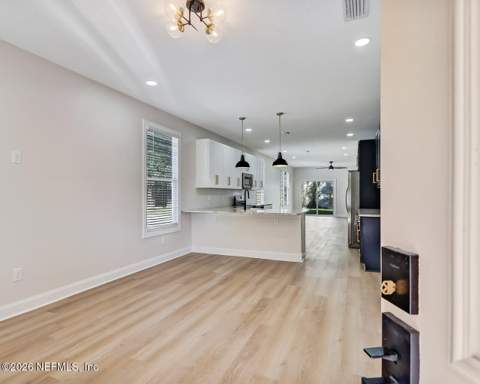 1715 Ionia Street, Jacksonville FL - photo 6 of 40