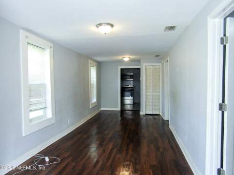 1137 W 27th Street, Jacksonville FL - photo 6 of 15