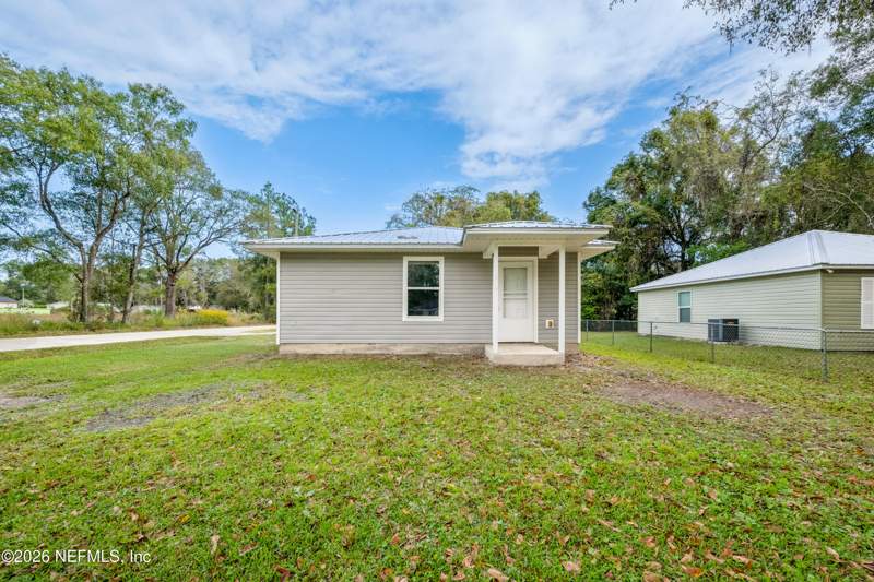 2 bedroom Single Family Residence at 419 W Utah Street, Sunny Acres, Starke — photo 3