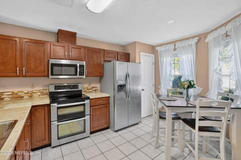 2702 Mc Cormick Woods Drive, Jacksonville FL - photo 9 of 29