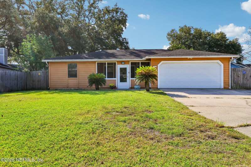3 bedroom Single Family Residence at 7713 Pepper Circle, Cinnamon Lakes, Jacksonville — photo 1