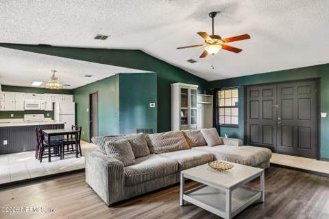 7713 Pepper Circle, Jacksonville FL - photo 13 of 45