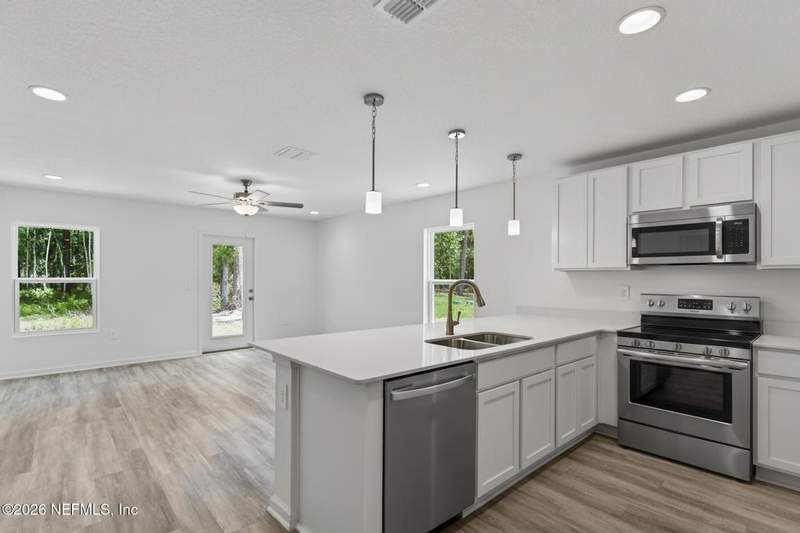 3 bedroom Single Family Residence at 6387 Leona, Lincoln Villas, Jacksonville — photo 4