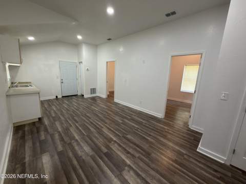 6342 Rosa Avenue, Jacksonville FL - photo 8 of 20