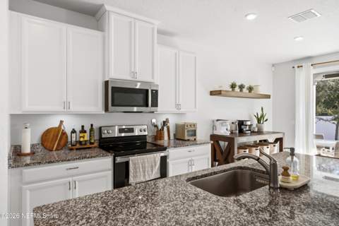 1460 Tan Tara Trail, Jacksonville FL - photo 7 of 47